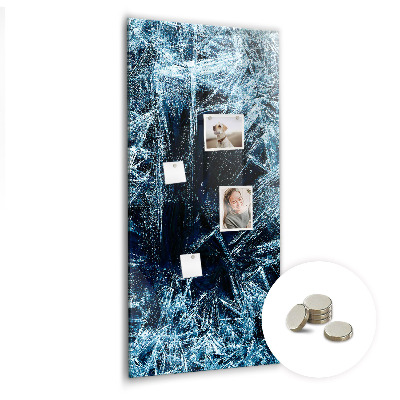 Magnetic memo board for kitchen A sheet of ice